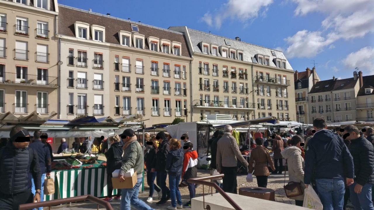Studio Royal By Beds4Wanderlust - Place Du Marche Avec Parking Prive Fontainebleau Exteriör bild