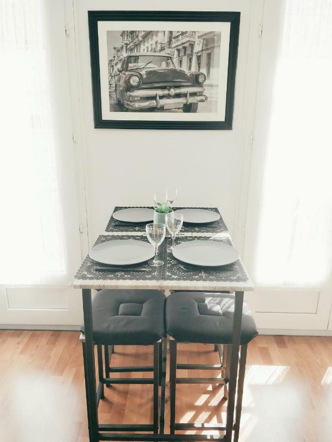 Studio Royal By Beds4Wanderlust - Place Du Marche Avec Parking Prive Fontainebleau Exteriör bild