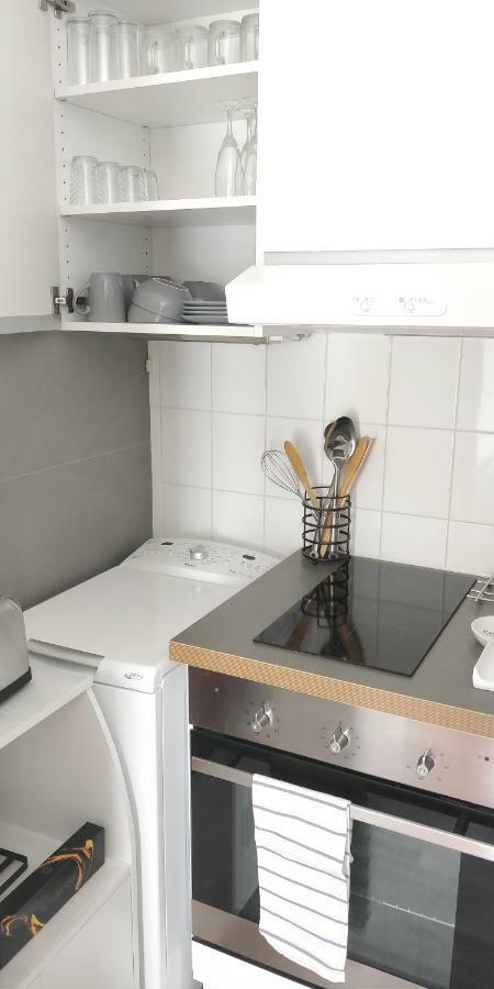 Studio Royal By Beds4Wanderlust - Place Du Marche Avec Parking Prive Fontainebleau Exteriör bild