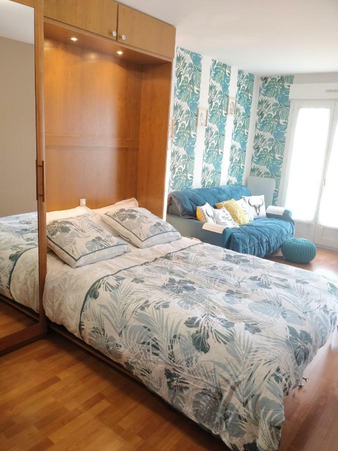 Studio Royal By Beds4Wanderlust - Place Du Marche Avec Parking Prive Fontainebleau Exteriör bild